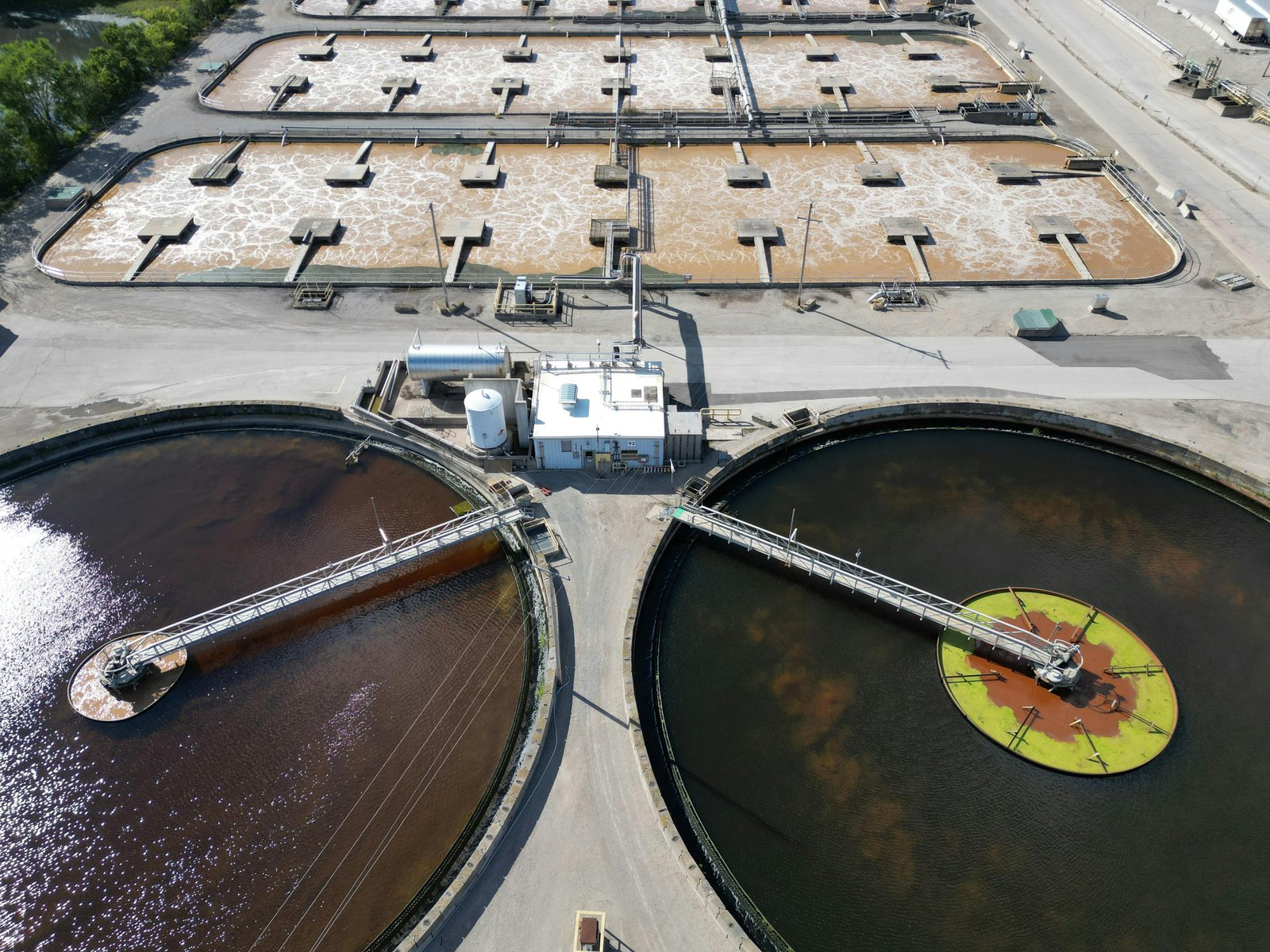 Pareto optimization selected reservoir size and location for flood reduction