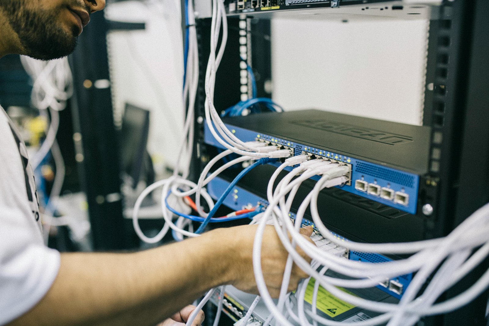 MLOps optimizations for high-load recommendation systems