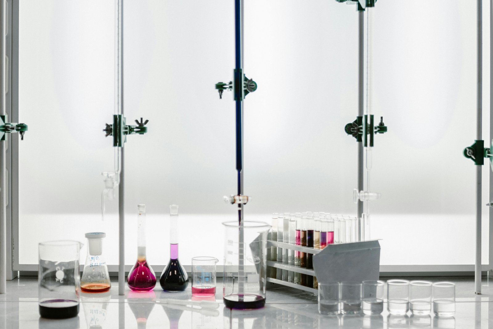 Additive radii fitted for sixfold metal–metal bonding