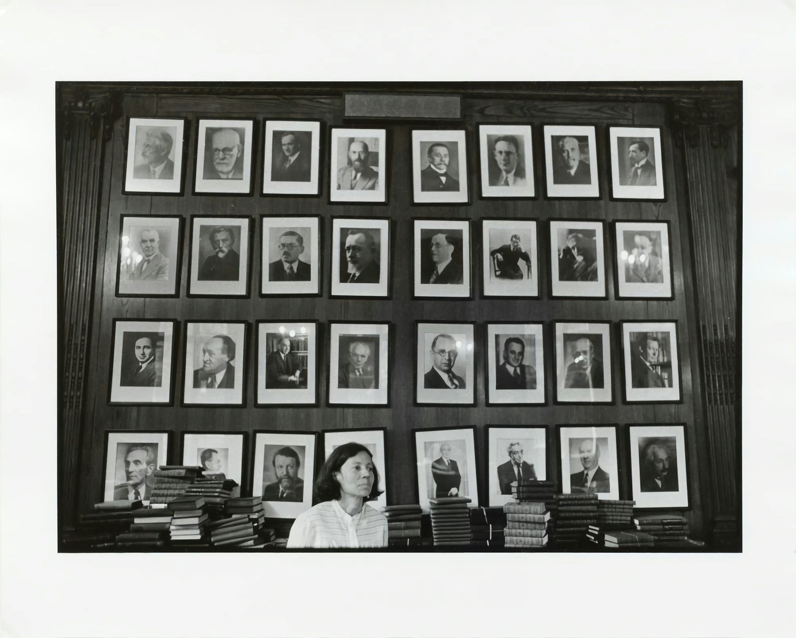 AI improved descriptive metadata for digitized photographs