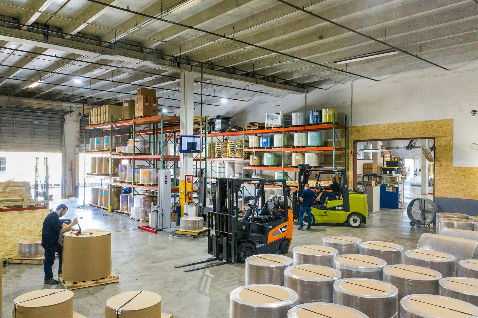Hybrid MCDM ranks emergency logistics providers with interdependent criteria