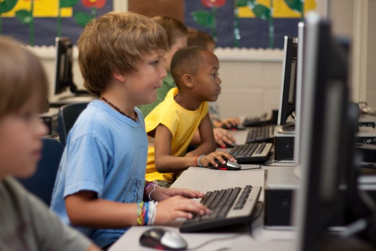 Affective activation and boredom relate to learning in tutoring