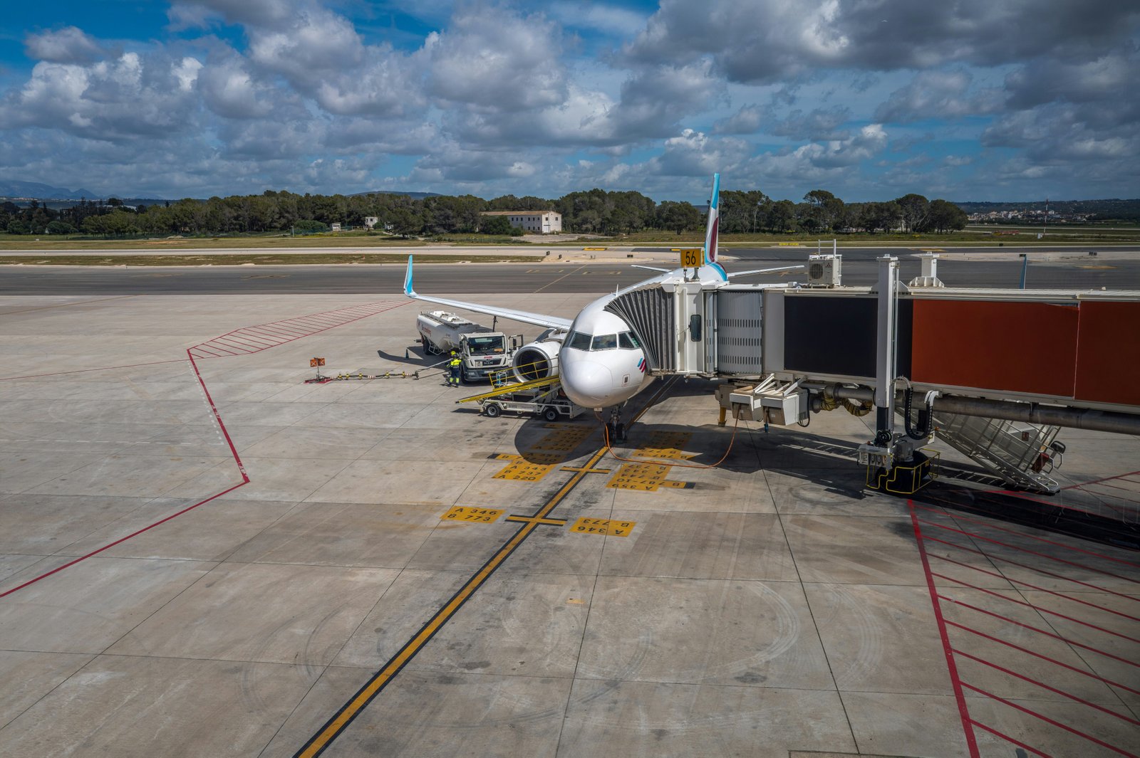Slot deregulation at Newark increased some delays but reduced others