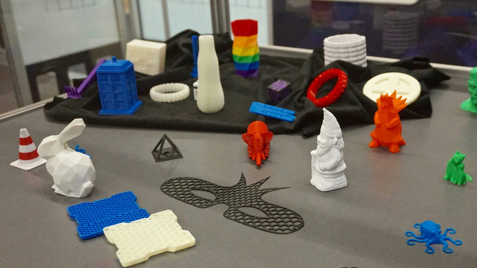 Foam filling improved the performance of SLS polymer lattices