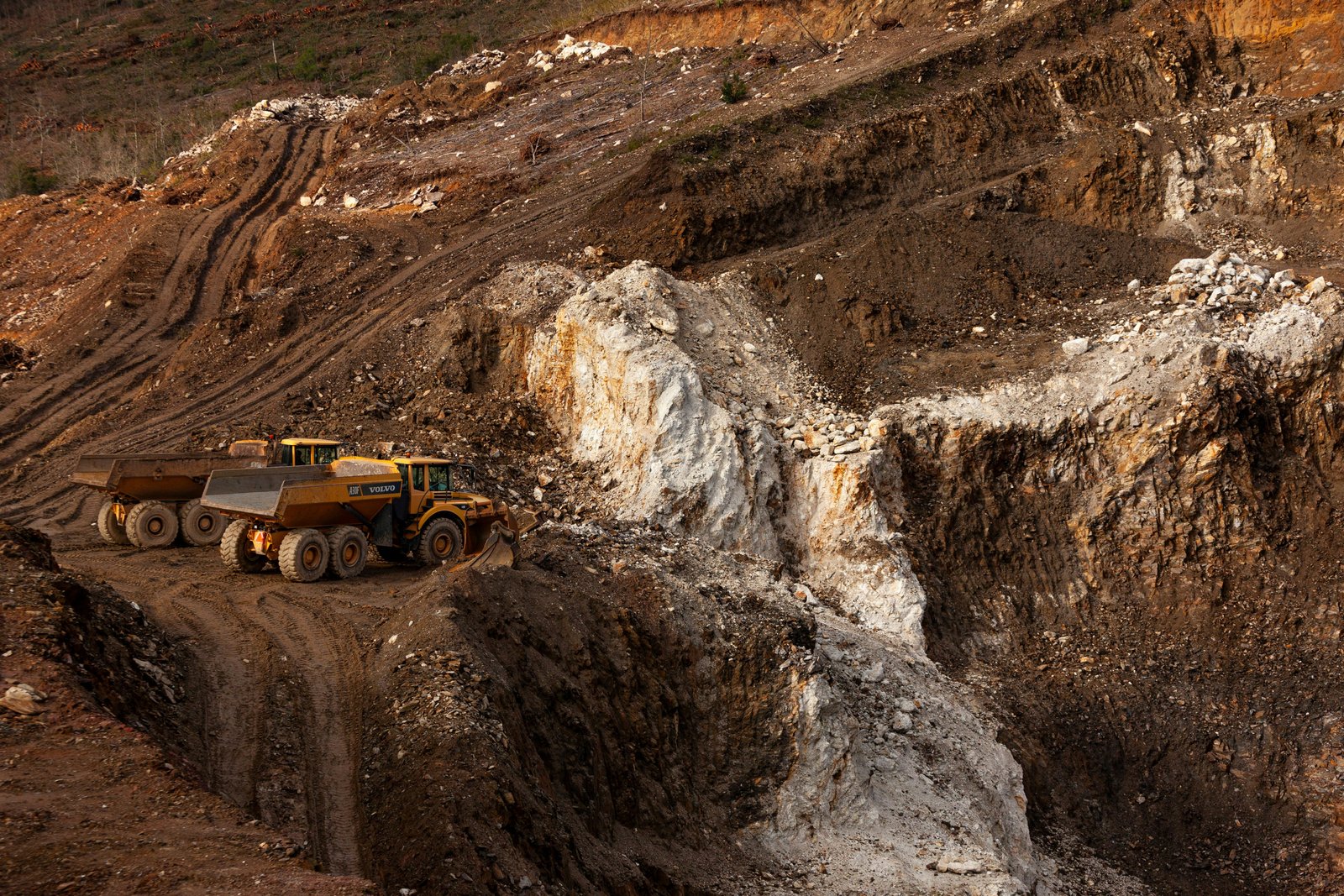 Peru mining GDP and terms of trade show a stable long-run link