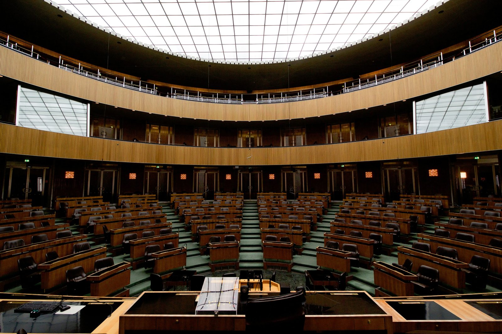 Economic negativity linked to abstention and Eurosceptic support