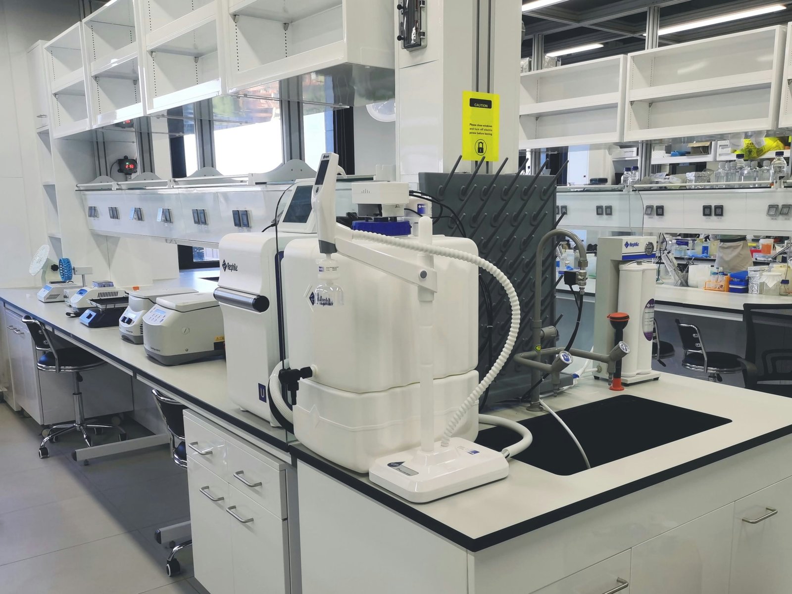 Deep-learning fluorescence array quantified multiple PFAS in water