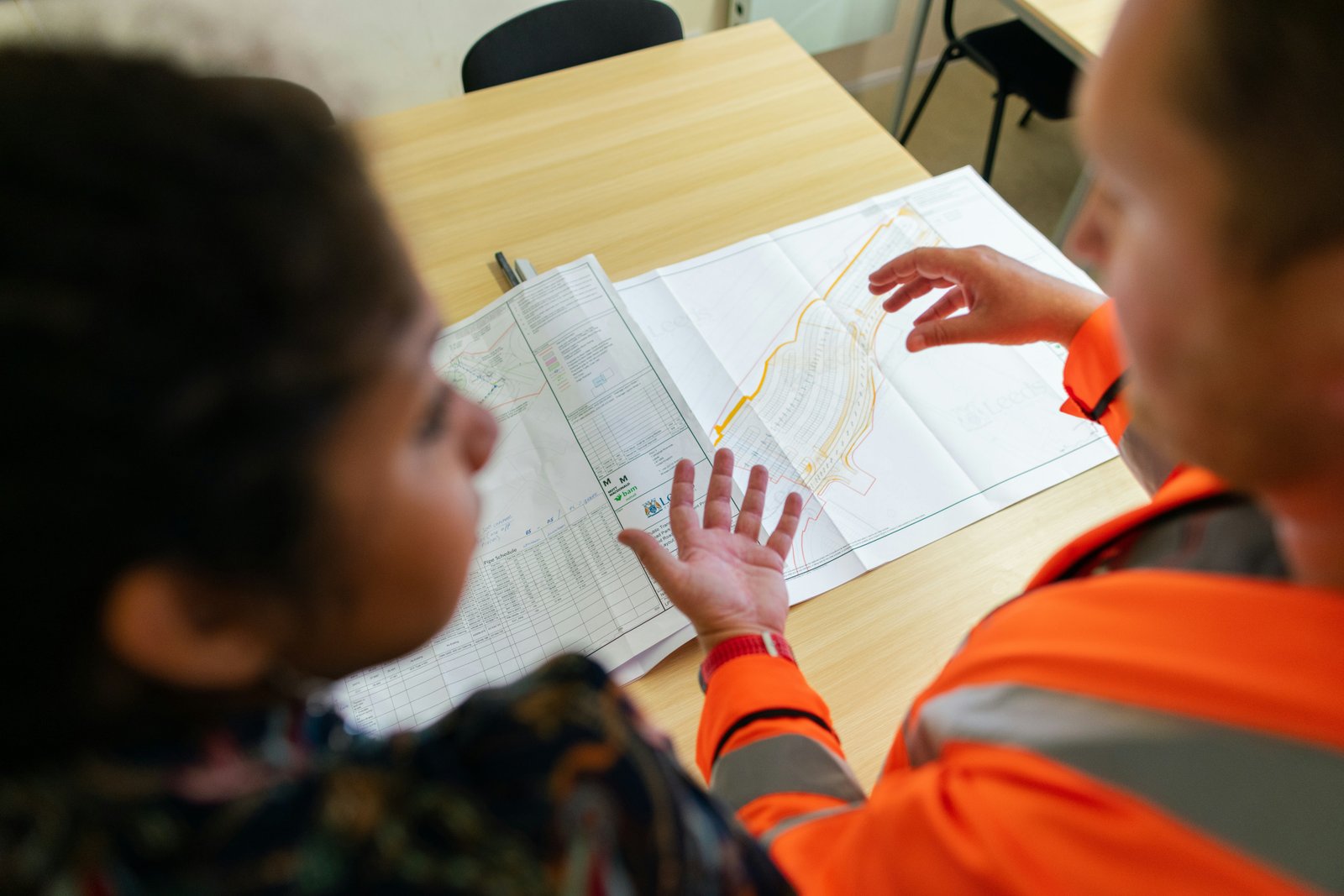 Public reporting outperforms penalties for contractor compliance